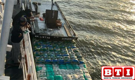 bakamla-gagalkan-penyelundupan-beras-dan-gula-pasir-di-perairan-sebatik-2