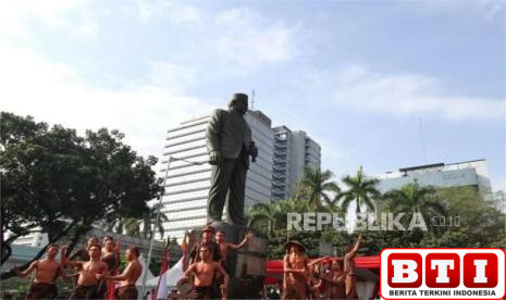 pramono-nilai-patung-mh-thamrin-terlalu-kecil-ingin-bangun-yang-besar