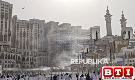 135093-orang-jamaah-tiba-di-tanah-suci-suhu-mencapai-43-derajat-celcius