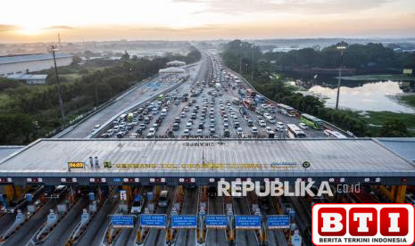 368470-kendaraan-tinggalkan-jabotabek-selama-libur-waisak