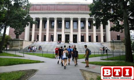 87-mahasiswa-ri-di-harvard-berpotensi-terdampak-kebijakan-larangan-trump