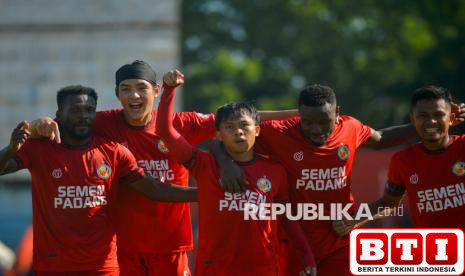 babak-pertama-laga-penentuan-degradasi-liga-1-semen-padang-dan-barito-masih-imbang-pss-unggul