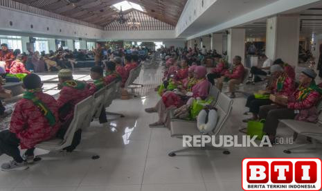 bandara-adi-soemarmo-disiapkan-jadi-pusat-keberangkatan-haji-dan-umroh