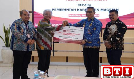 bank-jatim-percantik-trotoar-telaga-sarangan-magetan