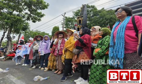 banyak-phk-buruh-jateng-kritik-aturan-batas-usia-melamar-kerja