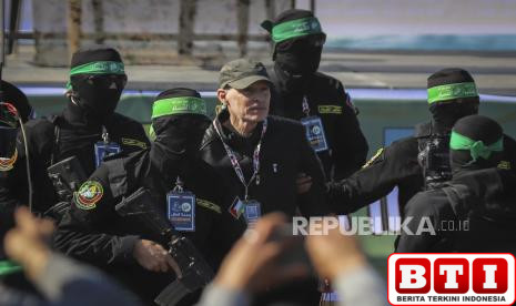 brigade-al-qassam-tembak-mati-dua-idf-dan-ledakkan-tank-super-canggih-merkava-israel-1