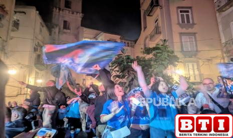 calo-beraksi-harga-tiket-laga-napoli-vs-cagliari-dari-rp-600-an-ribu-jadi-14-jutaan