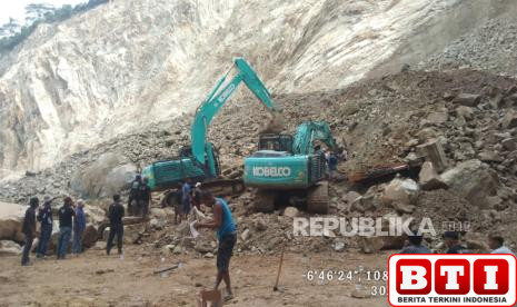 dedi-mulyadi-tutup-tambang-di-lokasi-longsor-galian-c-tewaskan-14-orang