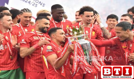 dua-dekade-berseragam-liverpool-alexander-arnold-menangis-saat-ucapkan-salam-perpisahan