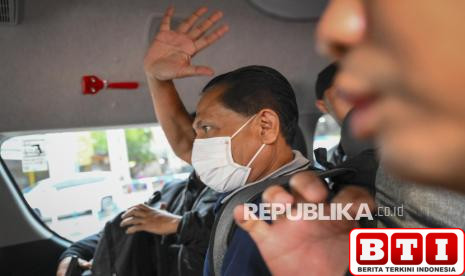 eks-ketua-pn-surabaya-didakwa-terima-suap-dari-ronald-tannur-rp-541-juta-dan-gratifikasi-rp-21-m