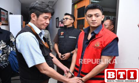 eks-sekda-kota-bandung-ditahan-terkait-dugaan-korupsi-kebun-binatang