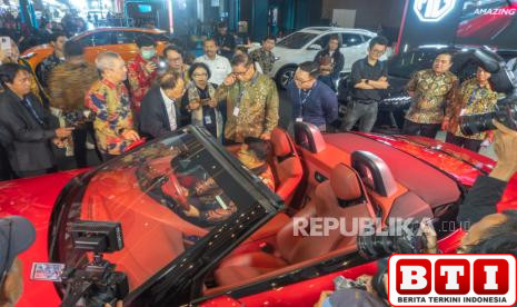 hadir-di-pevs-2025-mg-cyberster-curi-perhatian-penungjung