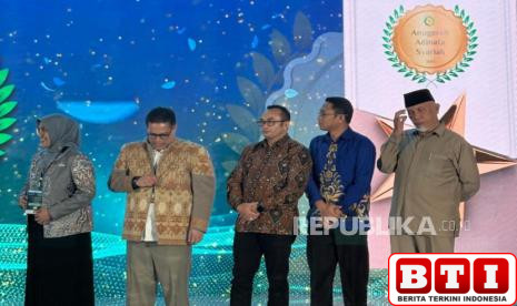 jadi-juara-umum-anugerah-adinata-syariah-2025-wagub-jabar-ekonomi-syariah-berkembang-baik