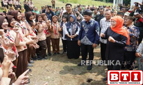 khofifah-hapus-batas-usia-kerja-indef-dampaknya-positif