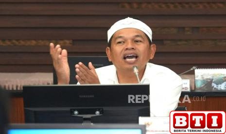 klaim-sukses-dedi-mulyadi-akan-perluas-program-kirim-siswa-ke-barak-tni-untuk-tingkat-sma