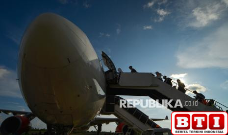 kloter-pertama-jamaah-calon-haji-embarkasi-padang-bertolak-ke-arab-saudi