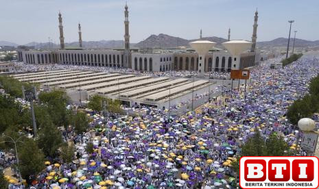 lindungi-jamaah-haji-dari-panas-ekstrem-masjid-namira-akan-dilengkapi-ribuan-kanopi