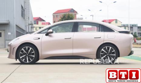 maskapai-china-terjun-ke-mobil-listrik-kenalkan-ini-sedan-listrik-pertamanya