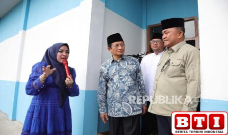 menag-nasaruddin-dan-waka-bgn-resmikan-dapur-mbg-karawang