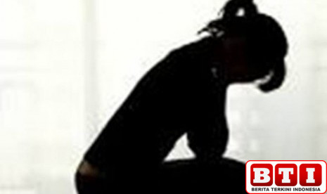 menangis-histeris-percobaan-bunuh-diri-perempuan-muda-di-atas-jpo-kota-cimahi-digagalkan