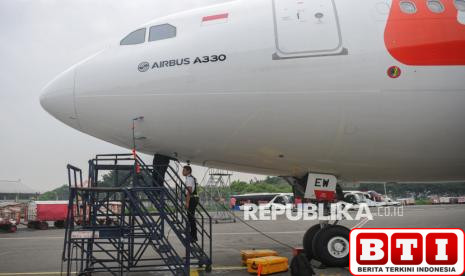 menhub-pastikan-kesiapan-transportasi-jamaah-calon-haji-2025