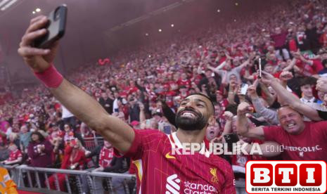 mohamed-salah-sabet-gelar-pesepak-bola-terbaik-liga-inggris-versi-asosiasi-penulis-sepak-bola