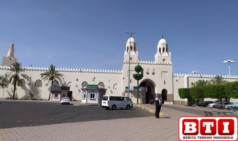 mulai-bertolak-ke-makkah-jamaah-singgah-di-bir-ali-untuk-miqat-jangan-lebih-dari-30-menit