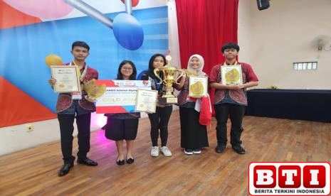para-pelajar-indonesia-raih-medali-emas-di-seameo-science-olympiad-2025-malaysia