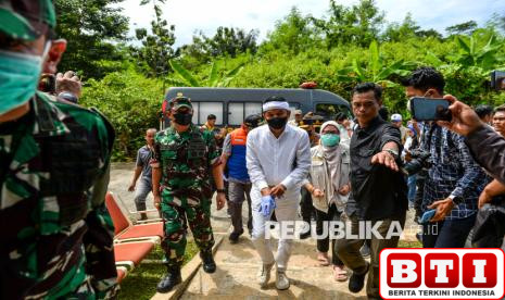 pastikan-anak-anak-korban-ledakan-amunisi-garut-tak-terlantar-dedi-mulyadi-tanggung-biaya-sekolah