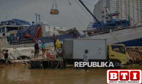 pelabuhan-sunda-kelapa-terendam-banjir-rob-setinggi-40-sentimeter