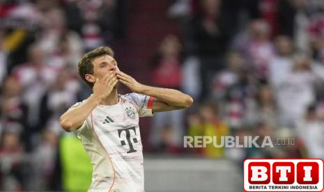 penggemar-munchen-beri-penghormatan-terakhir-pada-thomas-muller-di-allianz-arena
