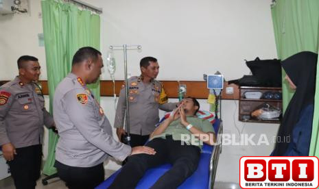 polisi-terluka-saat-amankan-demo-satu-anggota-dapat-11-jahitan-di-kepala