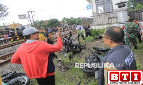 polisi-ungkap-kronologi-kereta-malioboro-ekspres-yang-tabrak-7-motor-di-magetan