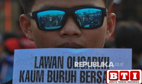 prabowo-dukung-outsourcing-dihapus-wamenaker-noel-kalau-itu-perintah-harus-dilakukan