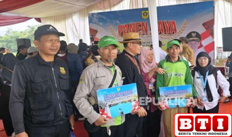 pupuk-organik-dongkrak-hasil-panen-raya-padi-di-100-hari-kerja-pemkab-bogor