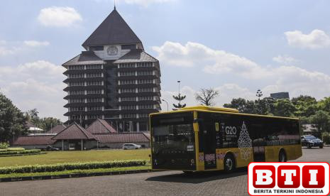 rektor-tetapkan-yulianti-phd-jadi-dekan-wanita-pertama-feb-ui