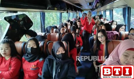 ribuan-buruh-cimahi-dan-bandung-barat-pergi-ke-jakarta-peringati-may-day