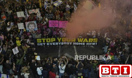 ribuan-warga-israel-geruduk-kantor-menhan-tolak-perang-sebut-netanyahu-tiran-pembohong