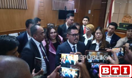 ridwan-kamil-tak-hadiri-sidang-gugatan-lisa-mariana-di-pn-bandung-sidang-ditunda