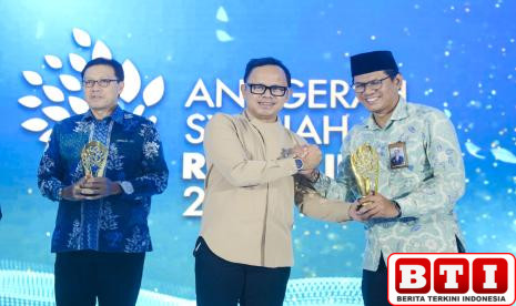 rumah-zakat-raih-the-best-islamic-philanthropy-award-di-asr-2025