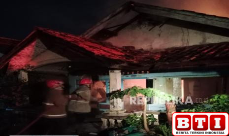sedang-tidur-saat-rumahnya-terbakar-hebat-lansia-ditemukan-tewas