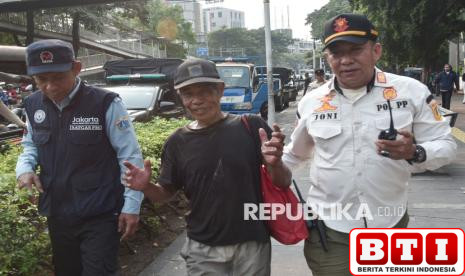 sejumlah-pengemis-terjaring-operasi-penertiban-di-kramat-jakpus