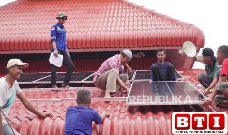sering-mati-lampu-masjid-buya-syafii-maarif-sumbar-kini-gunakan-panel-surya