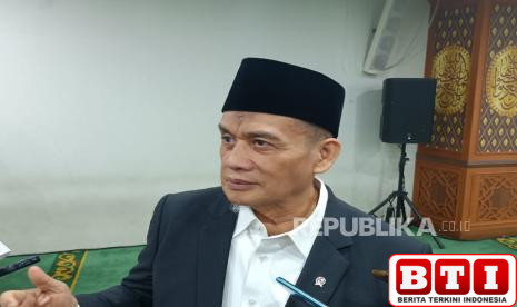 tangis-wamenag-saat-lihat-kabah-pertama-kali-rindu-terhadap-rasulullah-saw