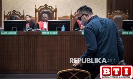 tiga-hakim-pn-surabaya-pembebas-ronald-tannur-divonis-10-dan-7-tahun-penjara