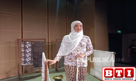 tika-bravani-perankan-siti-walidah-dalam-teater-monolog-aku-yang-tak-kehilangan-suara