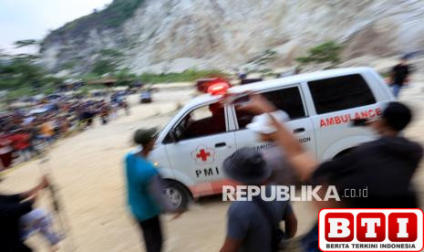 tim-dvi-polri-ambil-sampel-dna-keluarga-korban-longsor-gunung-kuda