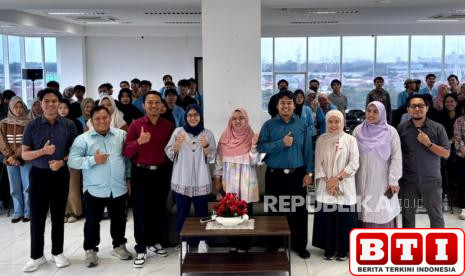 tumbuh-di-desa-tak-berlistrik-sekjen-kemendikdasmen-sebut-keajaiban-ini-gapai-cita-citanya