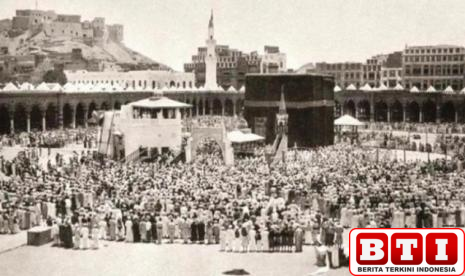 ujian-naik-haji-di-zaman-kuda-gigit-besi-bertahun-tahun-naik-kapal-untuk-sampai-ke-tanah-suci