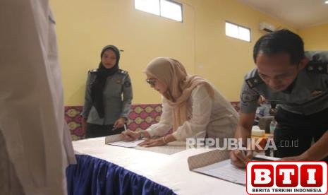 aksi-melati-berinteraksi-dengan-penghuni-lapas-anak-dan-perempuan-1